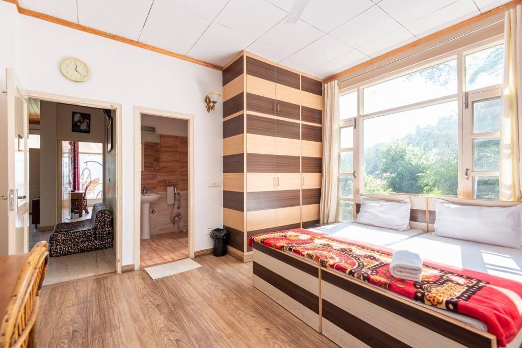 Kasauli Edge Apt With Balcony Экстерьер фото